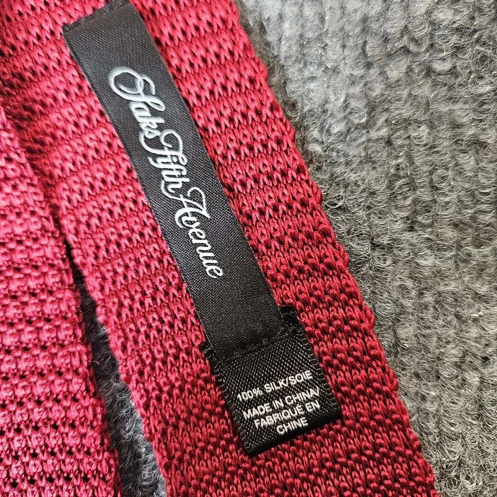 Vintage Mens‎ Silk Knit Tie Saks Fifth Avenue Red Square Edge